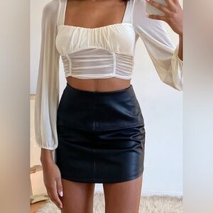 ✨ Lulus “Pop Star” Black Vegan Leather Mini Skirt – Trendy & Chic